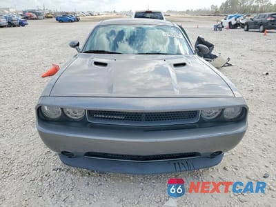 Piąte zdjęcie samochodu w środku: 2011 DODGE CHALLENGER VIN:2B3CJ4DG7BH581568 - miniatura