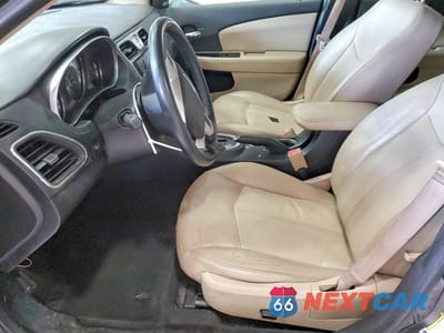 Zdjęcie 7 z 11 samochodu: 2014 CHRYSLER 200 LIMITED VIN:1C3CCBCG5EN180468 - miniatura