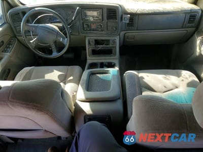 Zdjęcie 8 z 12 samochodu: 2005 CHEVROLET SUBURBAN C1500 VIN:3GNEC16Z95G119748 - miniatura