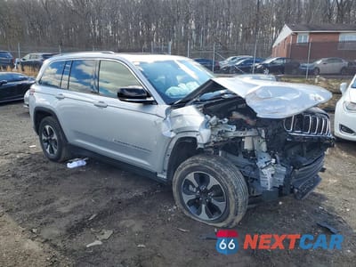 Czwarte zdjęcie samochodu z boku: 2023 JEEP GRAND CHEROKEE LIMITED 4XE VIN:1C4RJYB60PC626080 - miniatura