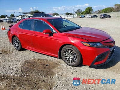 Czwarte zdjęcie samochodu z boku: 2022 TOYOTA CAMRY SE VIN:4T1G11AK5NU015560 - miniatura