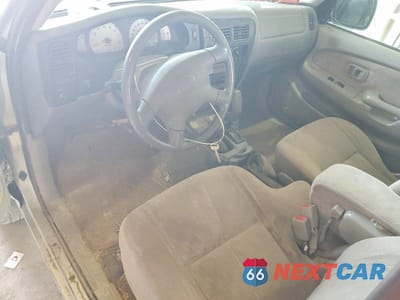 Zdjęcie 8 z 12 samochodu: 2004 TOYOTA TACOMA V6 VIN:5TEWN72N74Z374155 - miniatura