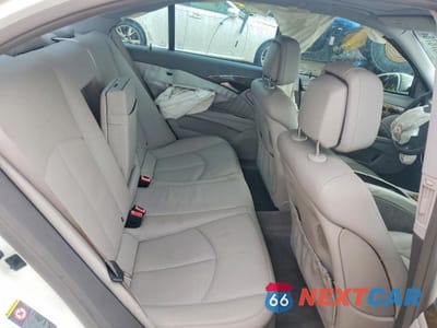 Zdjęcie 10 z 12 samochodu: 2007 MERCEDES-BENZ E 550 VIN:WDBUF72X97B041890 - miniatura