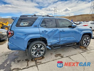 Trzecie zdjęcie samochodu z tyłu: 2025 TOYOTA 4RUNNER TRD SPORT PREMIUM VIN:JTEVA5BR0S5002926 - miniatura