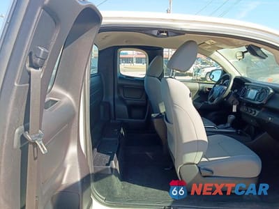 Zdjęcie 6 z 10 samochodu: 2018 TOYOTA TACOMA SR VIN:5TFRX5GN3JX106548 - miniatura