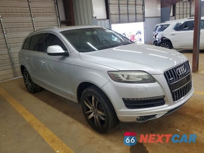 Czwarte zdjęcie samochodu z boku: 2013 AUDI Q7 PREMIUM PLUS VIN:WA1LMAFE5DD004435 - miniatura