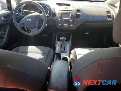 Zdjęcie 8 z 12 samochodu: 2016 KIA FORTE LX VIN:KNAFX4A63G5549217 - miniatura