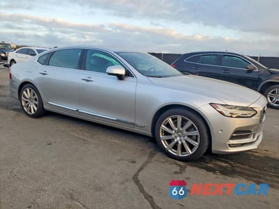 Czwarte zdjęcie samochodu z boku: 2018 VOLVO S90 T6 INSCRIPTION VIN:LVY992ML6JP020574 - miniatura