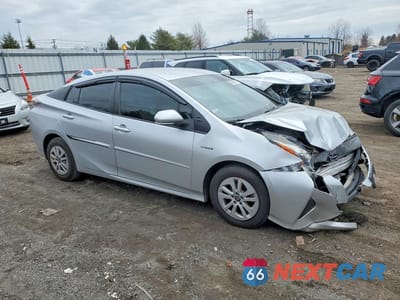 Czwarte zdjęcie samochodu z boku: 2016 TOYOTA PRIUS TWO VIN:JTDKBRFU1G3501585 - miniatura