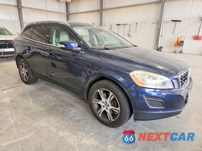 Czwarte zdjęcie samochodu z boku: 2013 VOLVO XC60 T6 VIN:YV4902DZ0D2442537 - miniatura
