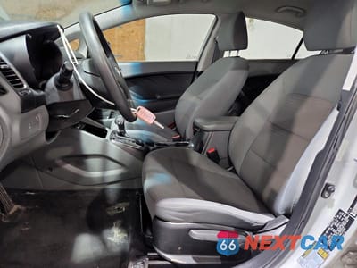 Zdjęcie 7 z 13 samochodu: 2017 KIA FORTE LX VIN:3KPFL4A70HE121005 - miniatura