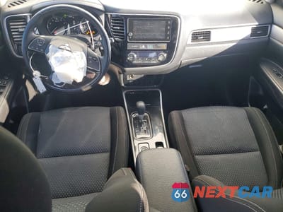 Zdjęcie 8 z 15 samochodu: 2017 MITSUBISHI OUTLANDER SE VIN:JA4AZ3A33HZ007269 - miniatura