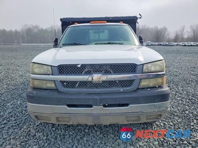 Piąte zdjęcie samochodu w środku: 2004 CHEVROLET SILVERADO C3500 VIN:1GBJC34U24E235622 - miniatura