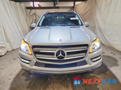 Piąte zdjęcie samochodu w środku: 2013 MERCEDES-BENZ GL 450 4MATIC VIN:4JGDF7CE4DA233665 - miniatura