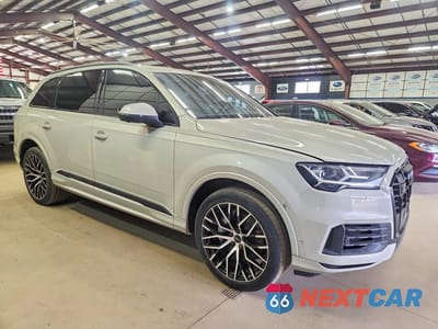 Czwarte zdjęcie samochodu z boku: 2022 AUDI Q7 PREMIUM PLUS VIN:WA1LXBF73ND004546 - miniatura