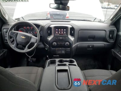 Zdjęcie 8 z 11 samochodu: 2022 CHEVROLET SILVERADO K1500 CUSTOM VIN:3GCPDBEK7NG500409 - miniatura