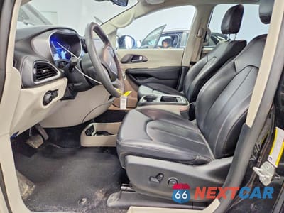 Zdjęcie 7 z 13 samochodu: 2024 CHRYSLER PACIFICA HYBRID SELECT VIN:2C4RC1S77RR156781 - miniatura