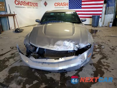 Piąte zdjęcie samochodu w środku: 2011 FORD MUSTANG L VIN:1ZVBP8AM3B5131186 - miniatura