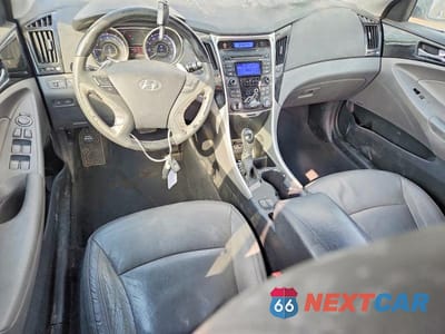 Zdjęcie 8 z 12 samochodu: 2012 HYUNDAI SONATA LIMITED 2.0T VIN:5NPEC4AB7CH332853 - miniatura