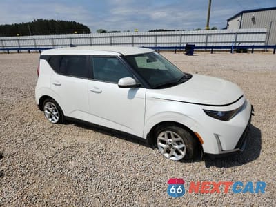 Czwarte zdjęcie samochodu z boku: 2023 KIA SOUL LX VIN:KNDJ23AU3P7858078 - miniatura