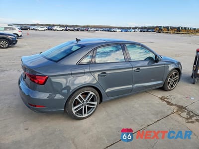 Trzecie zdjęcie samochodu z tyłu: 2019 AUDI A3 PREMIUM VIN:WAUAUGFF1KA095627 - miniatura