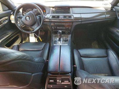 Zdjęcie 8 z 12 samochodu: 2014 BMW 750 LI VIN:WBAYE8C55ED135448 - miniatura