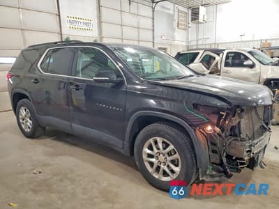 Czwarte zdjęcie samochodu z boku: 2019 CHEVROLET TRAVERSE LT VIN:1GNEVGKWXKJ216976 - miniatura