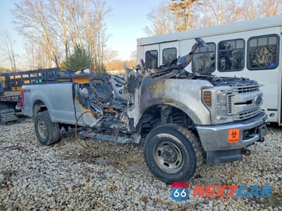 Czwarte zdjęcie samochodu z boku: 2019 FORD F350 SUPER DUTY VIN:1FTRF3B60KEG28865 - miniatura