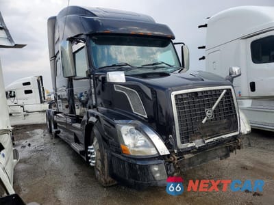 2007 VOLVO VN VNL 4V4NC9GH17N446088 - główne zdjęcie licytacji z USA - miniatura