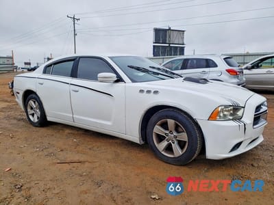 Czwarte zdjęcie samochodu z boku: 2011 DODGE CHARGER VIN:2B3CL3CGXBH587385 - miniatura