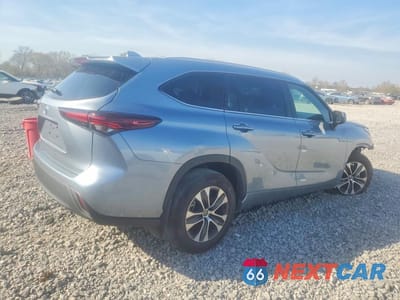 Trzecie zdjęcie samochodu z tyłu: 2024 TOYOTA HIGHLANDER XLE VIN:5TDKDRAH5RS541643 - miniatura