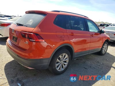 Trzecie zdjęcie samochodu z tyłu: 2018 VOLKSWAGEN TIGUAN S VIN:3VV0B7AX5JM112243 - miniatura