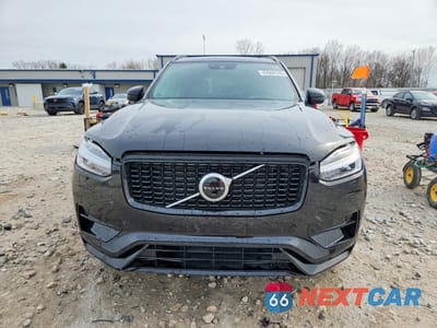 Piąte zdjęcie samochodu w środku: 2021 VOLVO XC90 T6 R-DESIGN VIN:YV4A22PM0M1681907 - miniatura