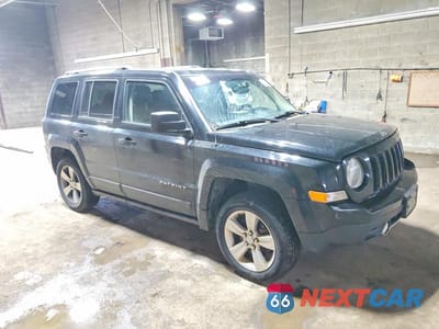 Czwarte zdjęcie samochodu z boku: 2017 JEEP PATRIOT LATITUDE VIN:1C4NJRFB8HD206011 - miniatura