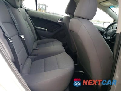 Zdjęcie 10 z 12 samochodu: 2018 KIA FORTE LX VIN:3KPFK4A78JE273266 - miniatura