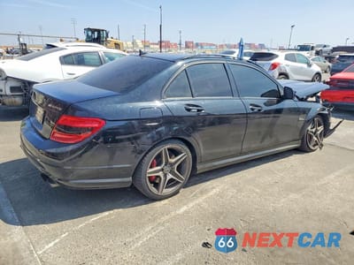 Trzecie zdjęcie samochodu z tyłu: 2009 MERCEDES-BENZ C 63 AMG VIN:WDDGF77X59F241724 - miniatura