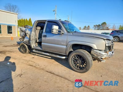 Czwarte zdjęcie samochodu z boku: 2007 CHEVROLET SILVERADO K2500 HEAVY DUTY VIN:1GCHK29D27E147092 - miniatura