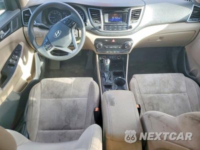 Zdjęcie 8 z 13 samochodu: 2017 HYUNDAI TUCSON SE VIN:KM8J23A43HU341331 - miniatura