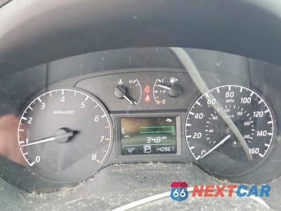 Zdjęcie 9 z 11 samochodu: 2014 NISSAN SENTRA S VIN:3N1AB7AP5EY209981 - miniatura