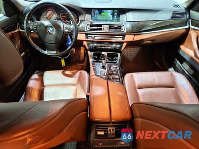 Zdjęcie 8 z 12 samochodu: 2011 BMW 5 SERIES VIN:WBAFU7C58BC876733 - miniatura
