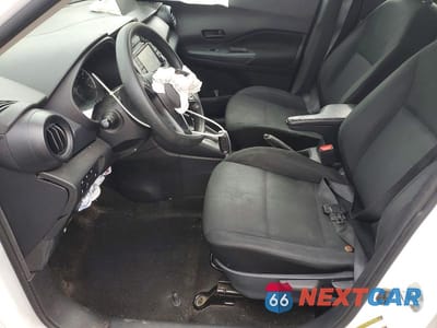 Zdjęcie 7 z 13 samochodu: 2023 NISSAN KICKS S VIN:3N1CP5BV7PL556109 - miniatura
