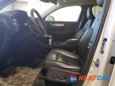 Zdjęcie 7 z 12 samochodu: 2019 VOLVO XC40 T5 MOMENTUM VIN:YV4162UK5K2047717 - miniatura