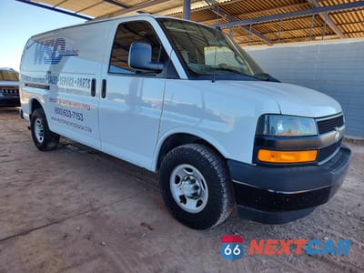 Czwarte zdjęcie samochodu z boku: 2018 CHEV EXPRESS G3500 VIN:1GCZGGFG0J1178826 - miniatura