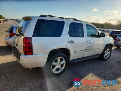 Trzecie zdjęcie samochodu z tyłu: 2013 CHEVROLET TAHOE C1500 LTZ VIN:1GNSCCE09DR261162 - miniatura