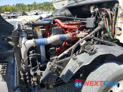 Zdjęcie 7 z 10 samochodu: 2015 VOLVO VNL SEMI TRUCK VIN:4V4NC9TG0FN916025 - miniatura