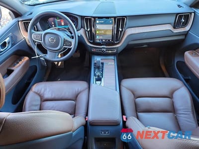 Zdjęcie 8 z 12 samochodu: 2022 VOLVO XC60 B5 MOMENTUM VIN:YV4L12RK3N1920665 - miniatura