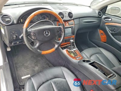 Zdjęcie 8 z 12 samochodu: 2009 MERCEDES-BENZ CLK 350 VIN:WDBTK56F79F262879 - miniatura