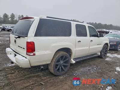 Trzecie zdjęcie samochodu z tyłu: 2003 CADILLAC ESCALADE ESV VIN:3GYFK66N73G298437 - miniatura