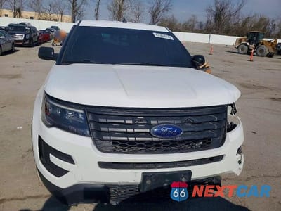 Piąte zdjęcie samochodu w środku: 2017 FORD EXPLORER POLICE INTERCEPTOR VIN:1FM5K8AR9HGC35314 - miniatura