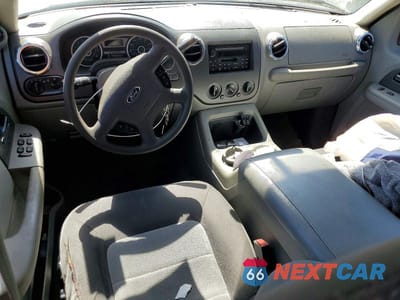 Zdjęcie 8 z 12 samochodu: 2006 FORD EXPEDITION XLT VIN:1FMPU15546LA88566 - miniatura